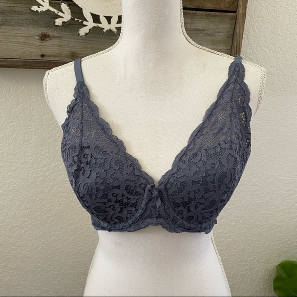 Victoria’s Secret lined demi blue lace bra size 38C